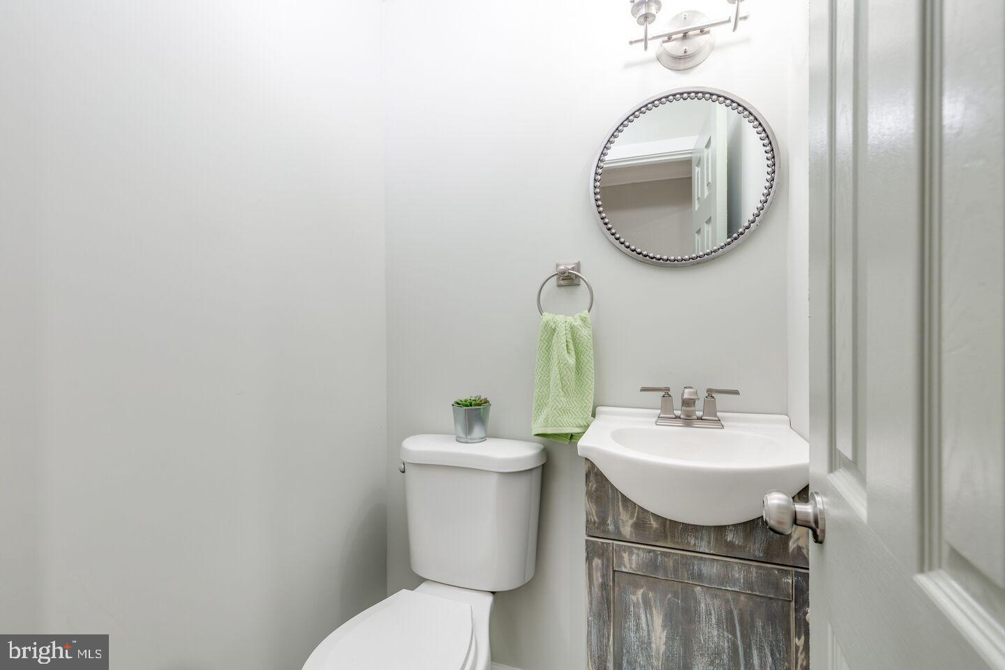 100 West Riding Road Cherry Hill, NJ 08003 - Photo 16 of 34 Powder Room