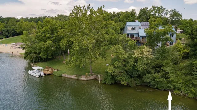 $399,900 | 1525 Lakeview Drive, Lawrenceburg, IN 47025