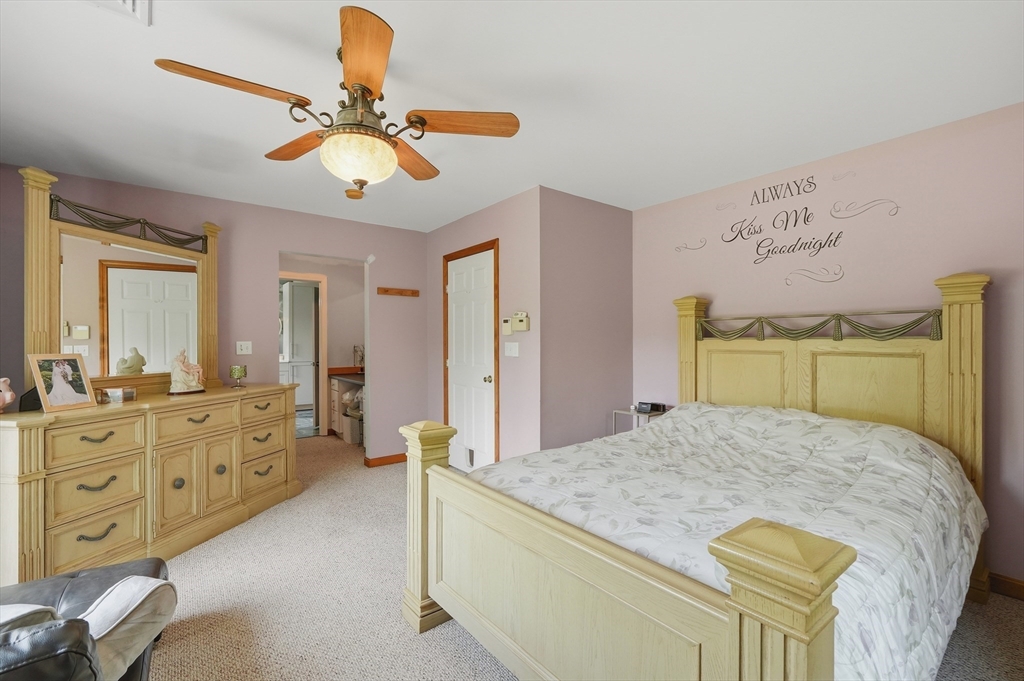 1527 Main Street Acushnet, MA 02743 - Photo 23 of 32