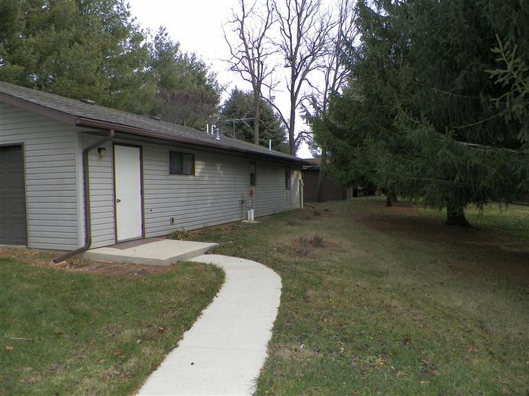 4231 180th Street Clinton, IA 52732 - Photo 14 of 15 Gallery Image 14