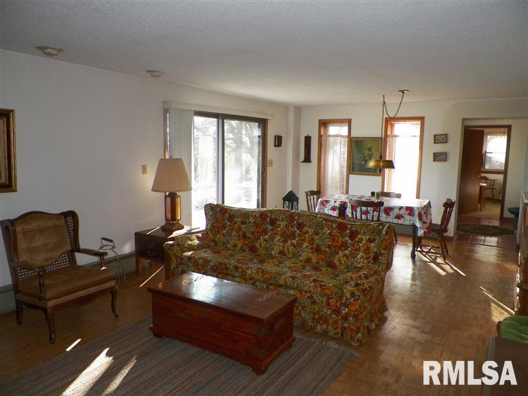 4231 180th Street Clinton, IA 52732 - Photo 7 of 15 Gallery Image 7