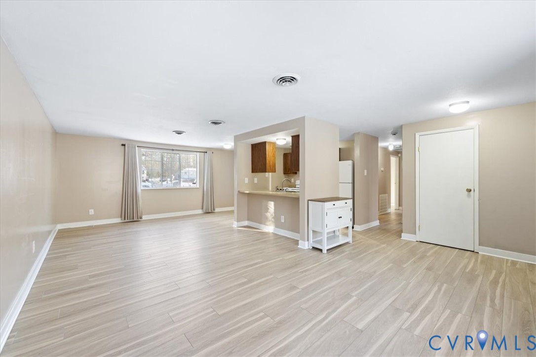 8819 Pepperidge Road Chesterfield, VA 23236 - Photo 8 of 35 Gallery Image 8