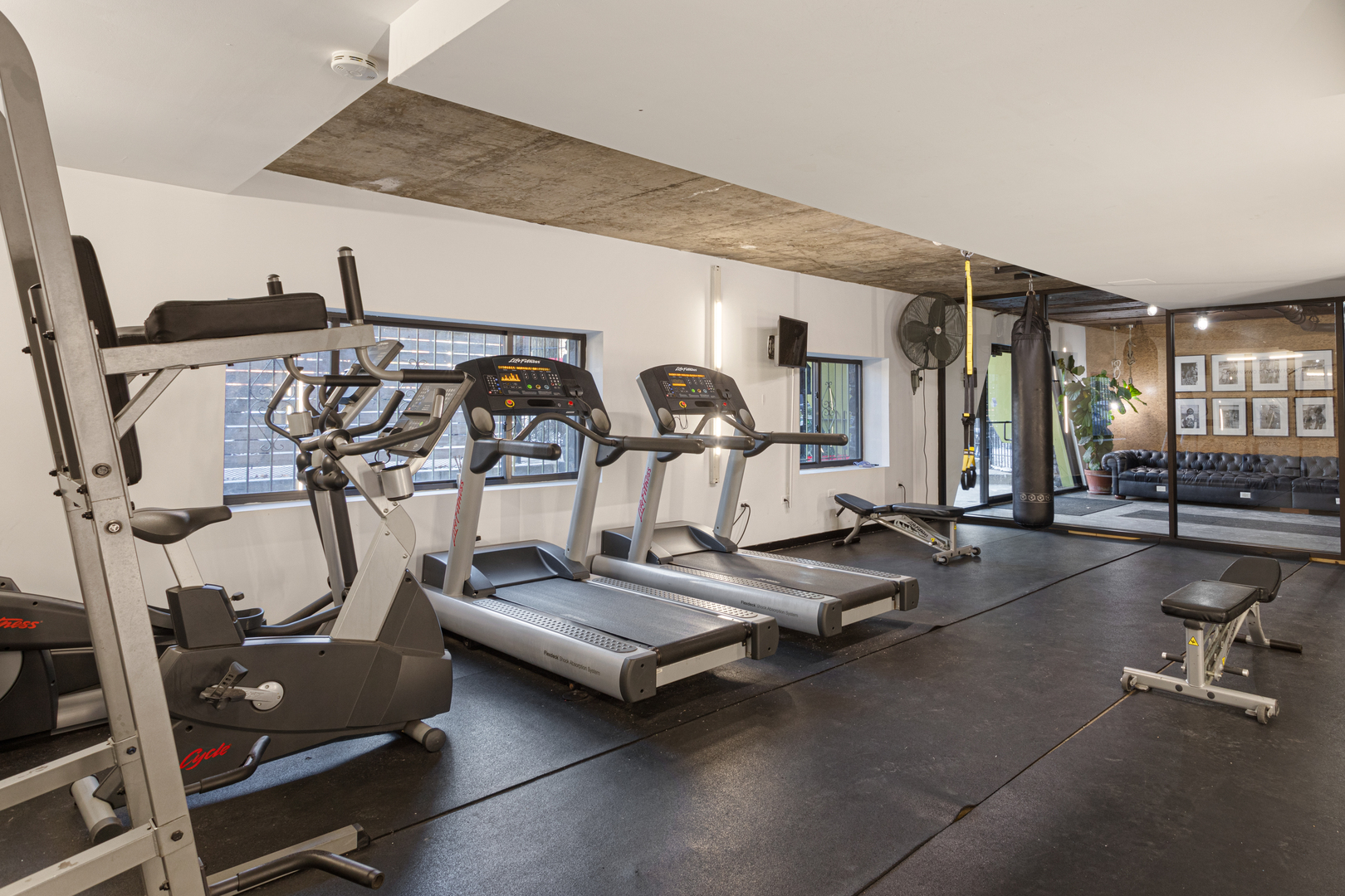 5411 North Winthrop Avenue, Unit 513 Chicago, IL 60640 - Photo 12 of 14 a view of a room with gym equipment