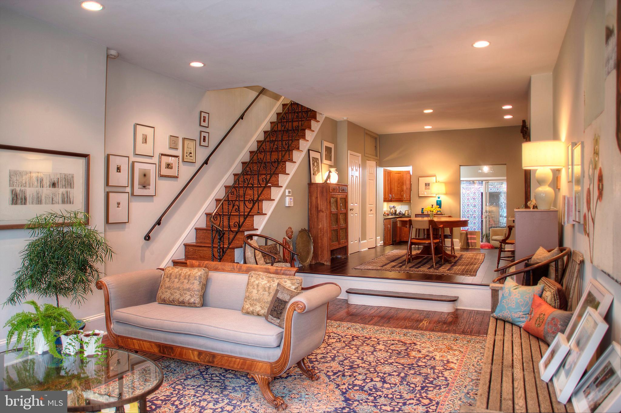 1615 East Moyamensing Avenue Philadelphia, PA 19148 - Photo 4 of 17 a living room with furniture