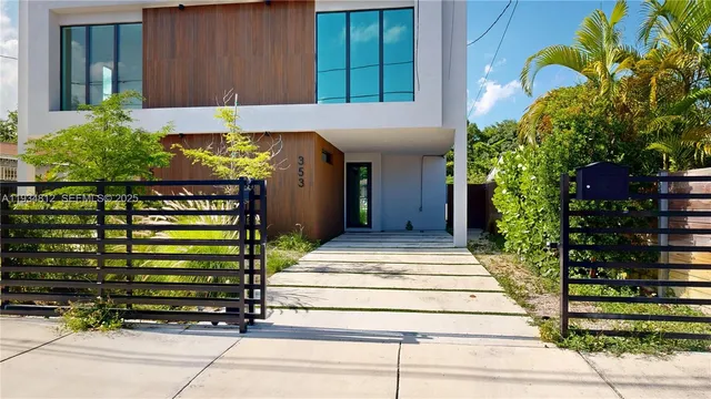 $5,800 | 353 Northwest 50th Street, Unit 353, Miami, FL 33127