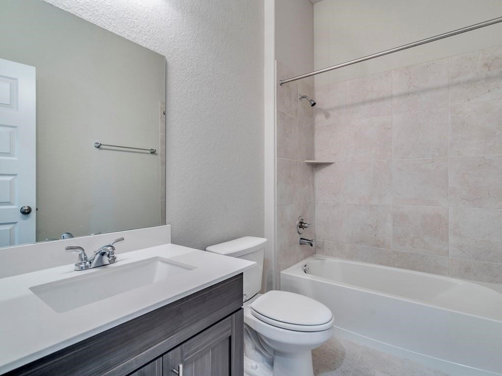 270 Rimrock Court Bastrop, TX 78602 - Photo 23 of 34 Secondary full bath.