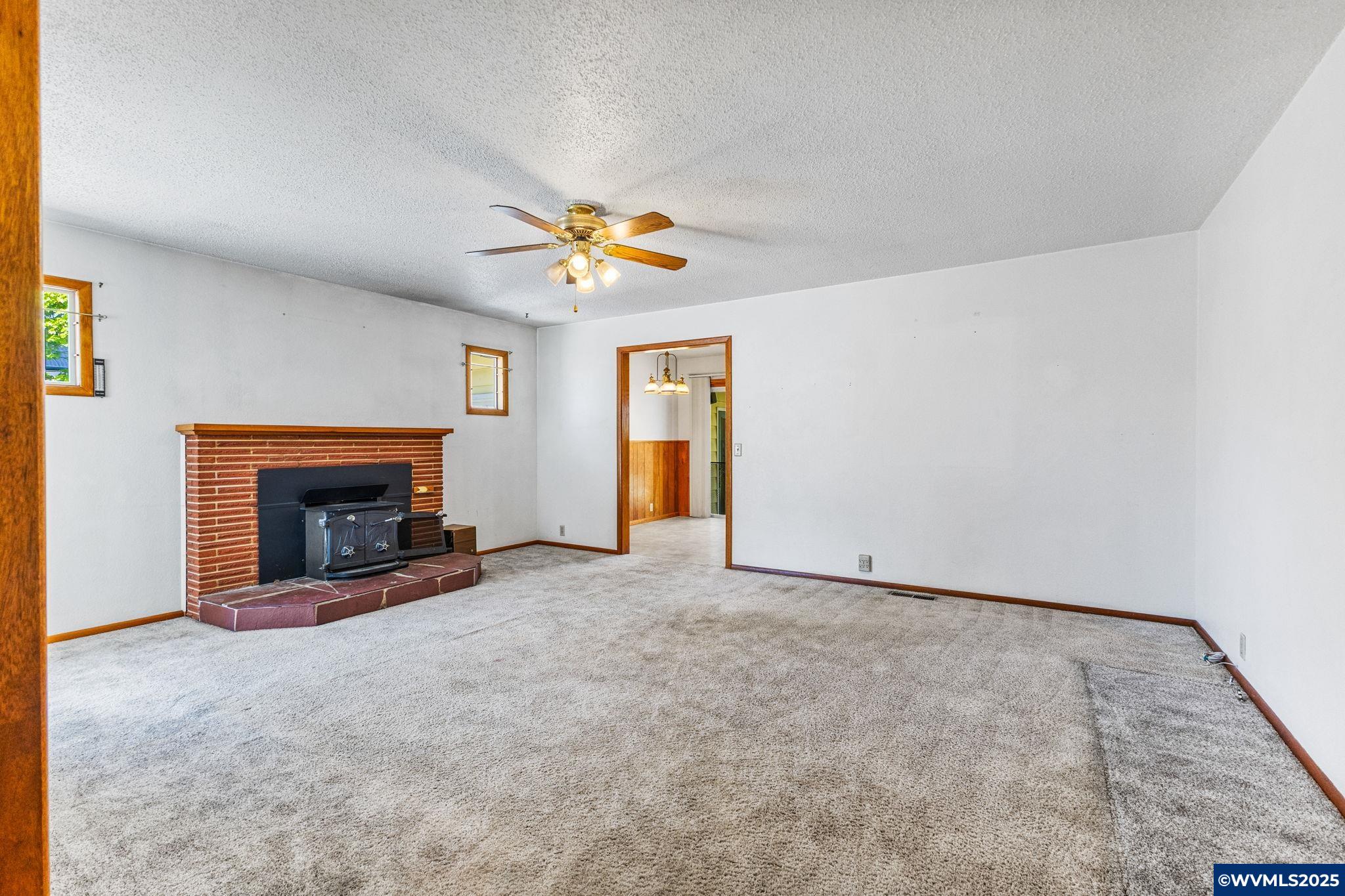 415 East Ash Street Lebanon, OR 97355 - Photo 7 of 30