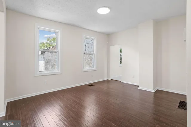 $364,999 | 523 West 5th Street, Palmyra, NJ 08065