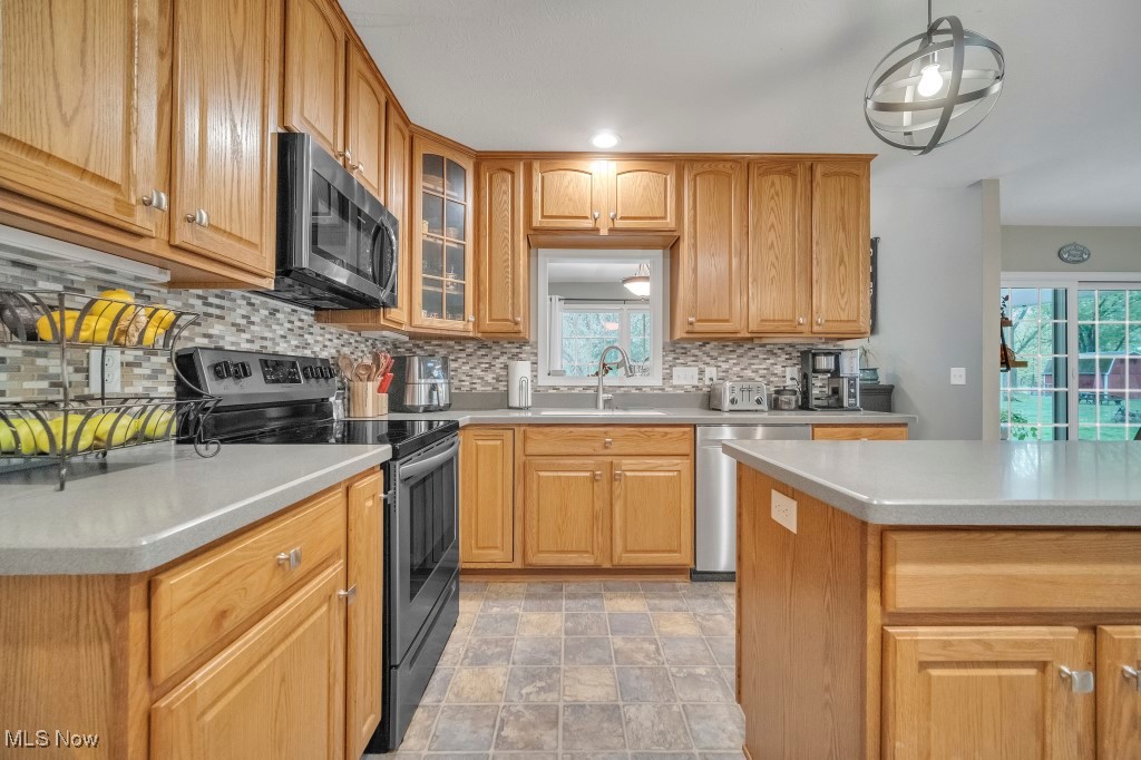 925 North Ridge Road Lorain, OH 44053 - Photo 14 of 48