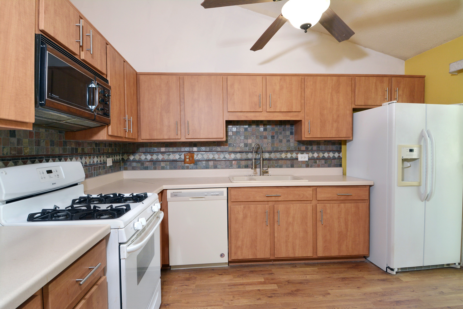713 Weidner Road, Unit 713 Buffalo Grove, IL 60089 - Photo 8 of 22 Gallery Image 8