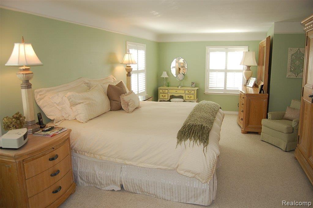 210 McMillan Road Grosse Pointe, MI 48236 - Photo 16 of 25 14.JPG