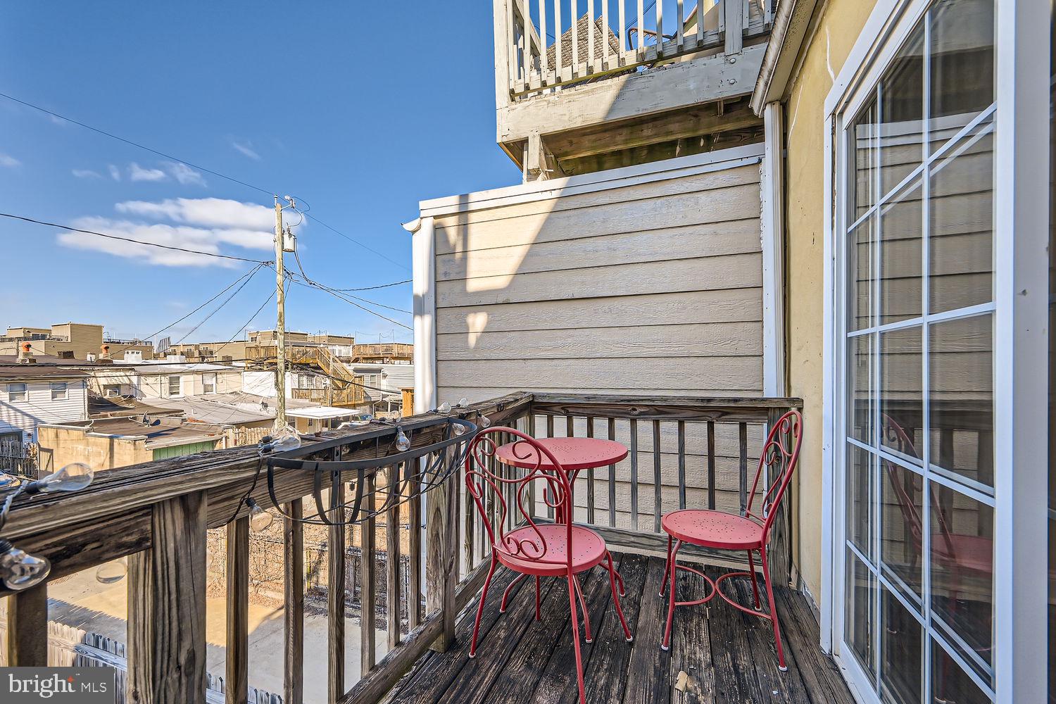1534 South Hanover Street Baltimore, MD 21230 - Photo 14 of 28 Deck off of primary bedroom.