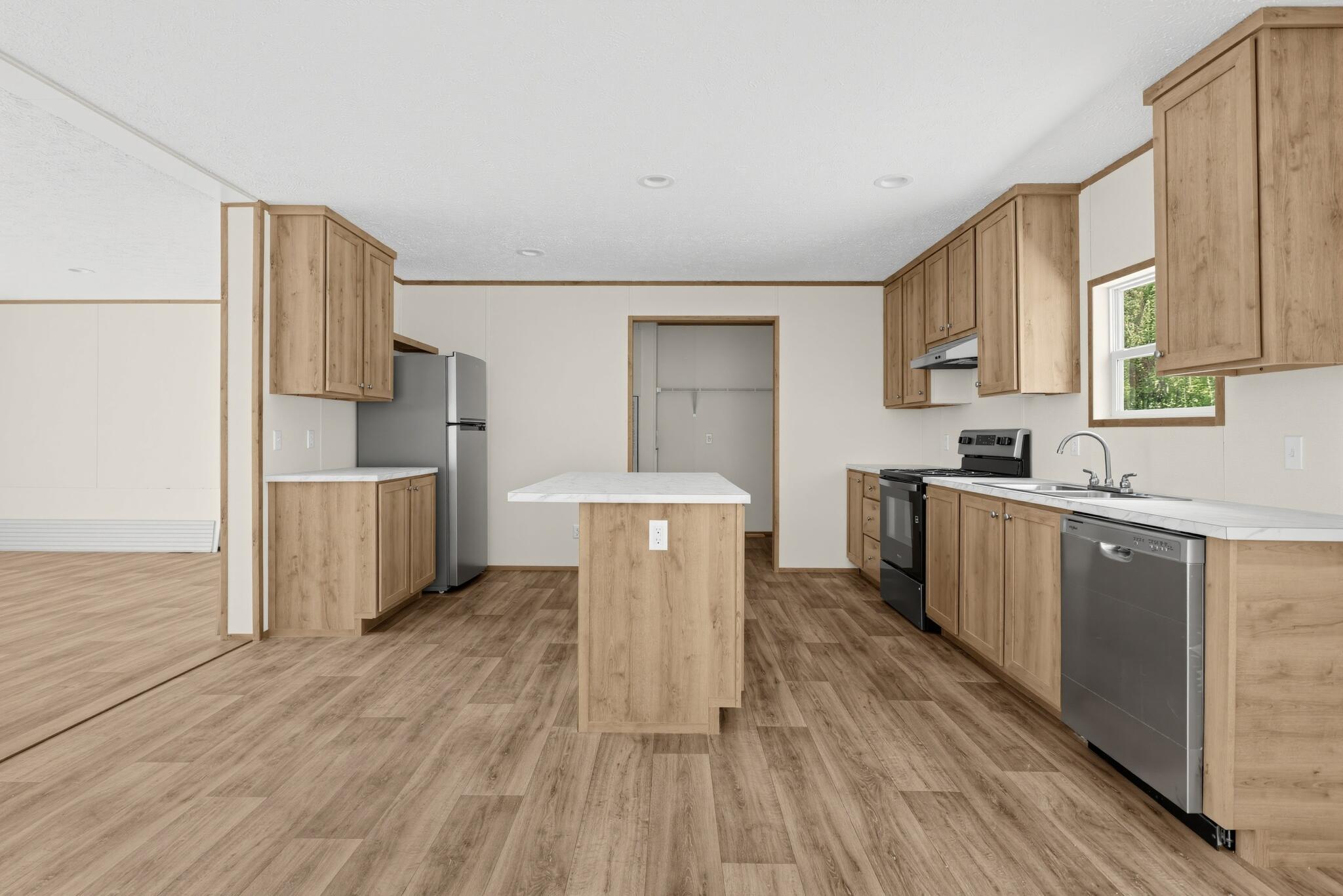 08_624_2_Church_Rd-Kitchen-6807