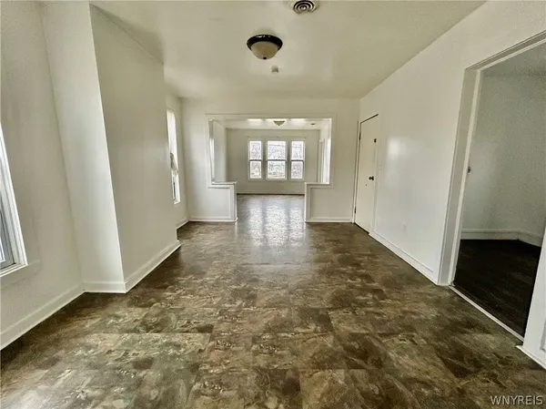 $199,900 | 186 Smith Street, Buffalo, NY 14210