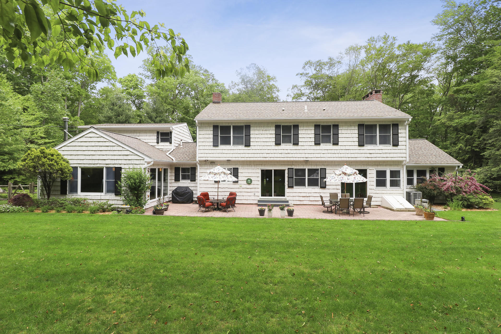 7 Timber Lane Darien, CT 06820 - Photo 23 of 26 022-photo-rear-view-7108905