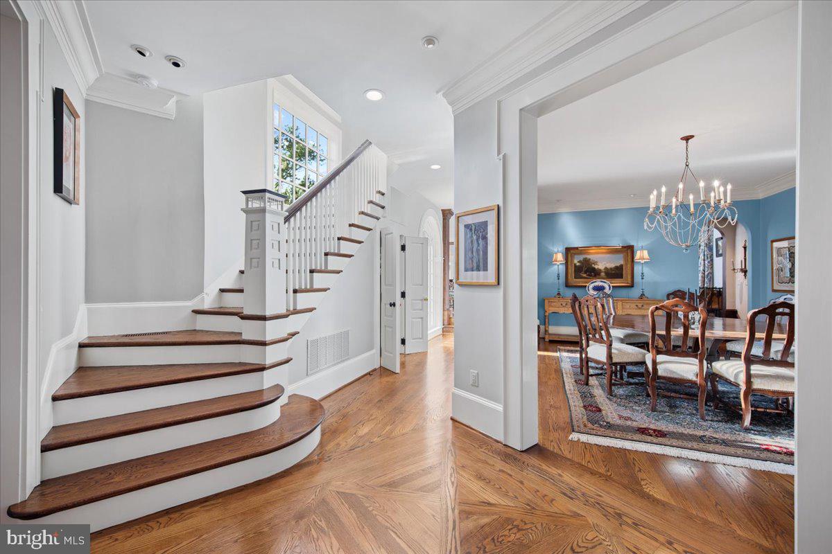 27640 Villa Road Easton, MD 21601 - Photo 23 of 65 Main stairs to upper level