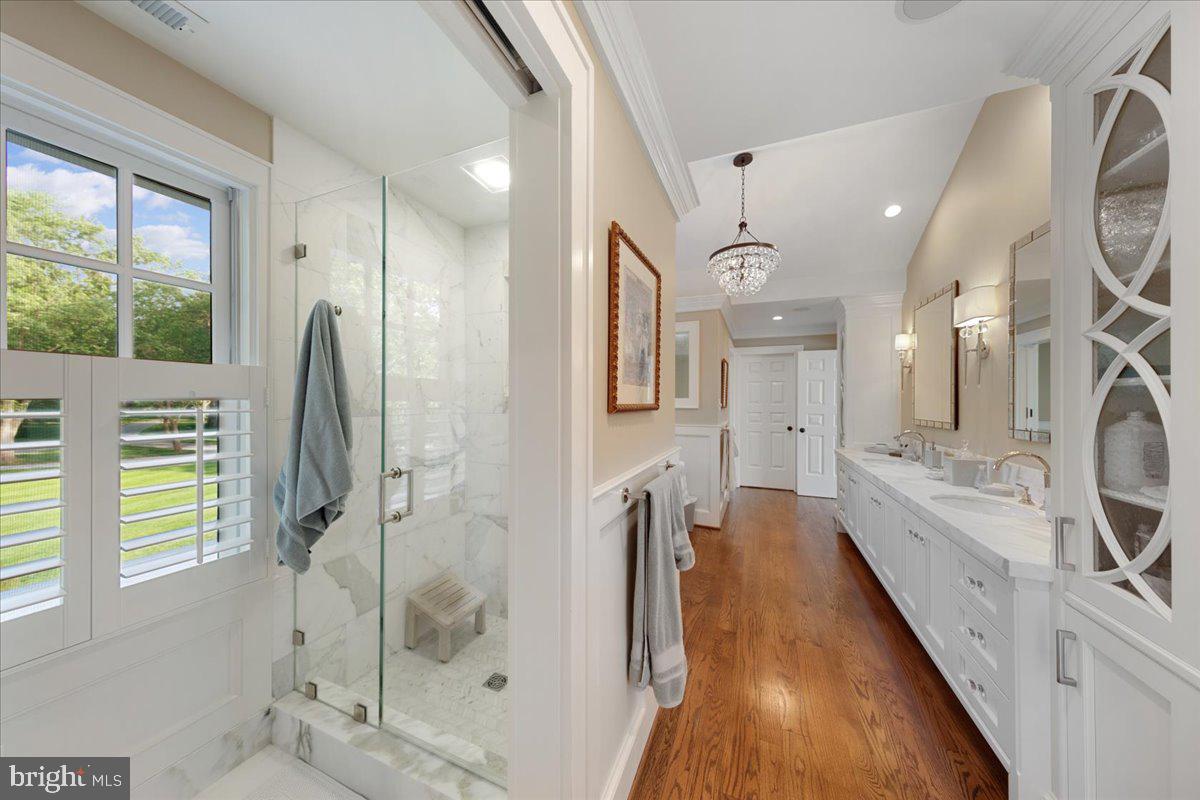 27640 Villa Road Easton, MD 21601 - Photo 26 of 65 Primary bath - double showers/WC/sinks/closets