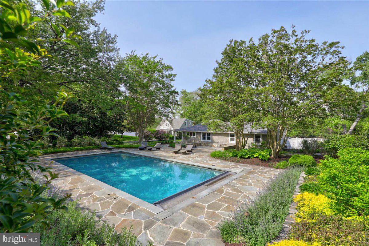 27640 Villa Road Easton, MD 21601 - Photo 3 of 65 Pool with electric cover