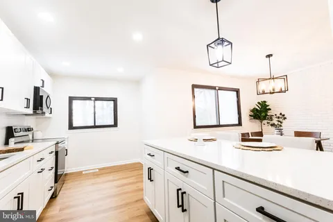 $425,000 | 545 Crestpark Drive, Glen Burnie, MD 21061