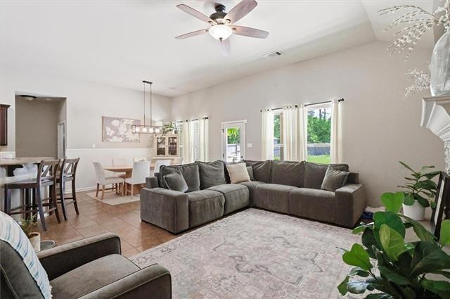 116 Meadow Spring Place Covington, LA 70435 - Photo 4 of 18 Gallery Image 4