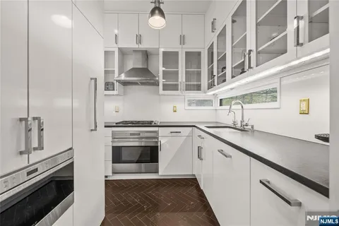 $1,900,000 | 451 Mountain Avenue, North Caldwell, NJ 07006