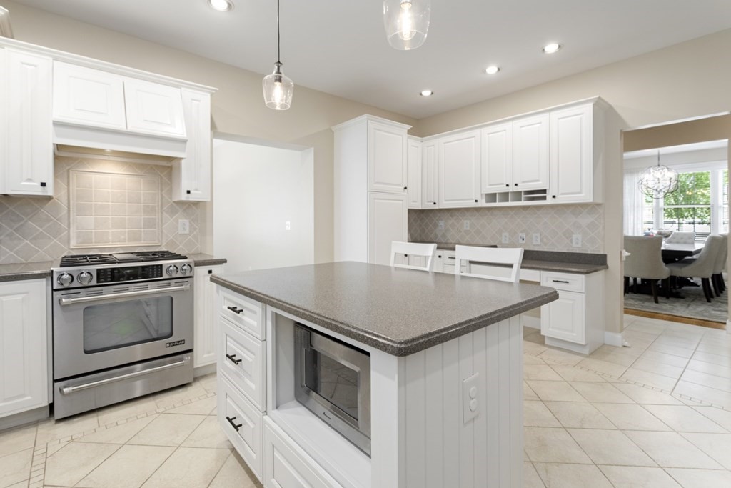 11 Bristol Road Peabody, MA 01960 - Photo 9 of 41 Gallery Image 9