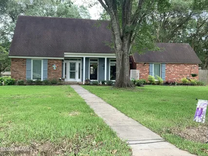 $359,000 | 112 Heritage Drive, Youngsville, LA 70592
