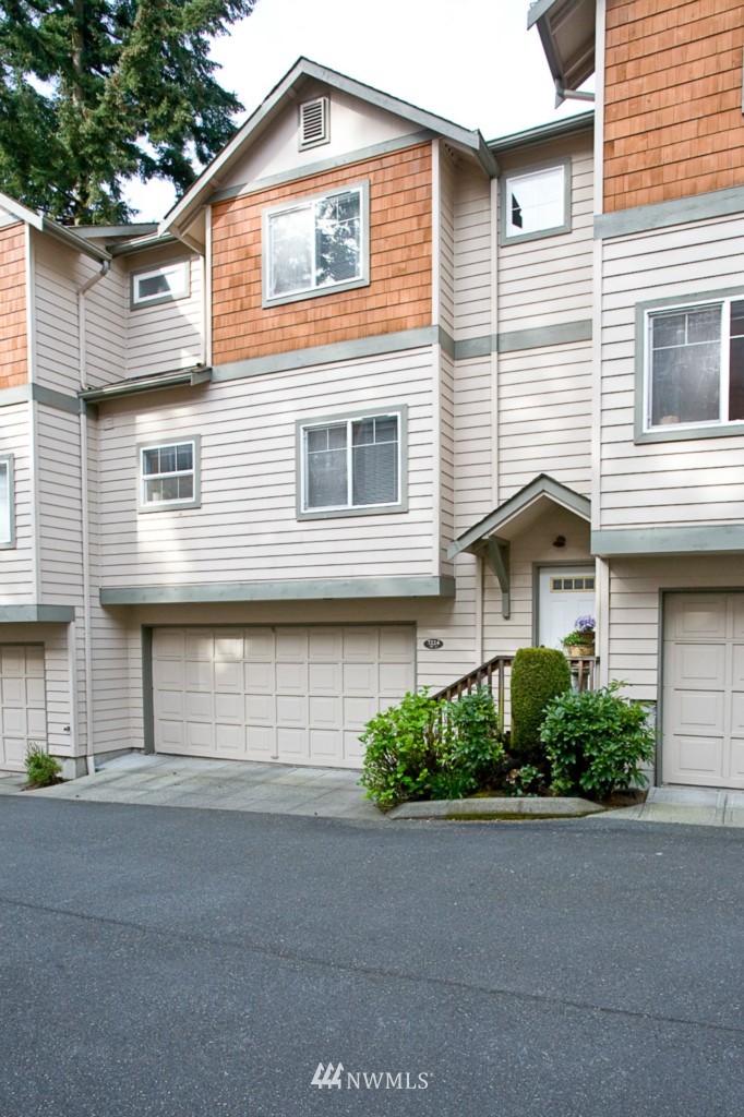 7224 208th Street Southwest, Unit 2 Edmonds, WA 98026 - Photo 1 of 16