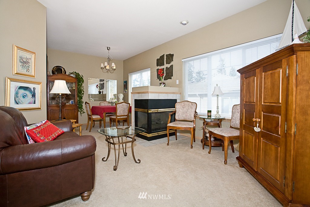 7224 208th Street Southwest, Unit 2 Edmonds, WA 98026 - Photo 2 of 16