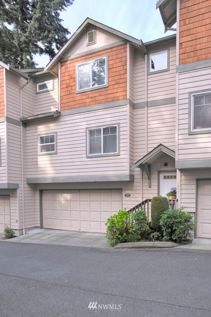 7224 208th Street Southwest, Unit 2 Edmonds, WA 98026 - Photo 13 of 16