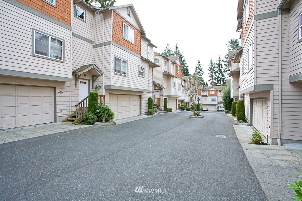 7224 208th Street Southwest, Unit 2 Edmonds, WA 98026 - Photo 14 of 16