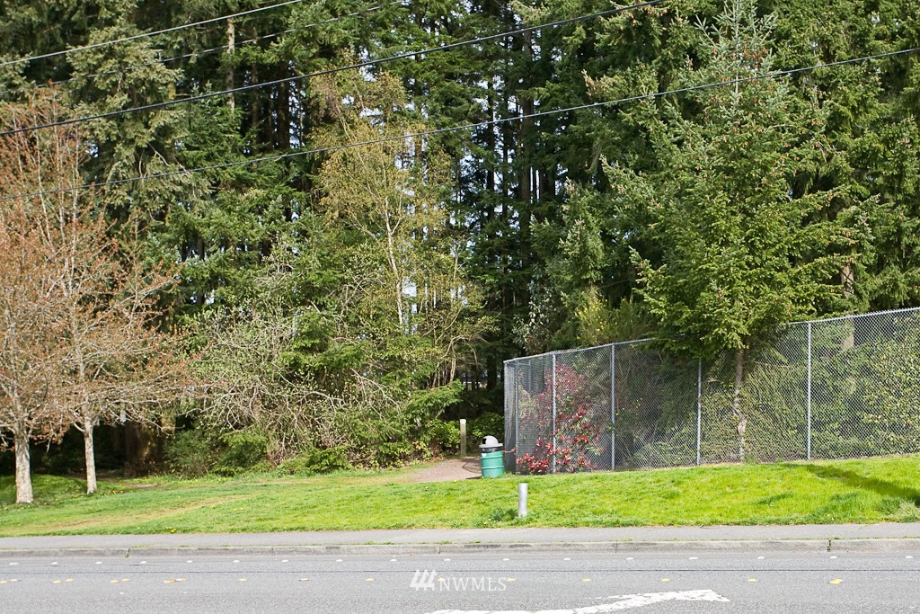 7224 208th Street Southwest, Unit 2 Edmonds, WA 98026 - Photo 15 of 16