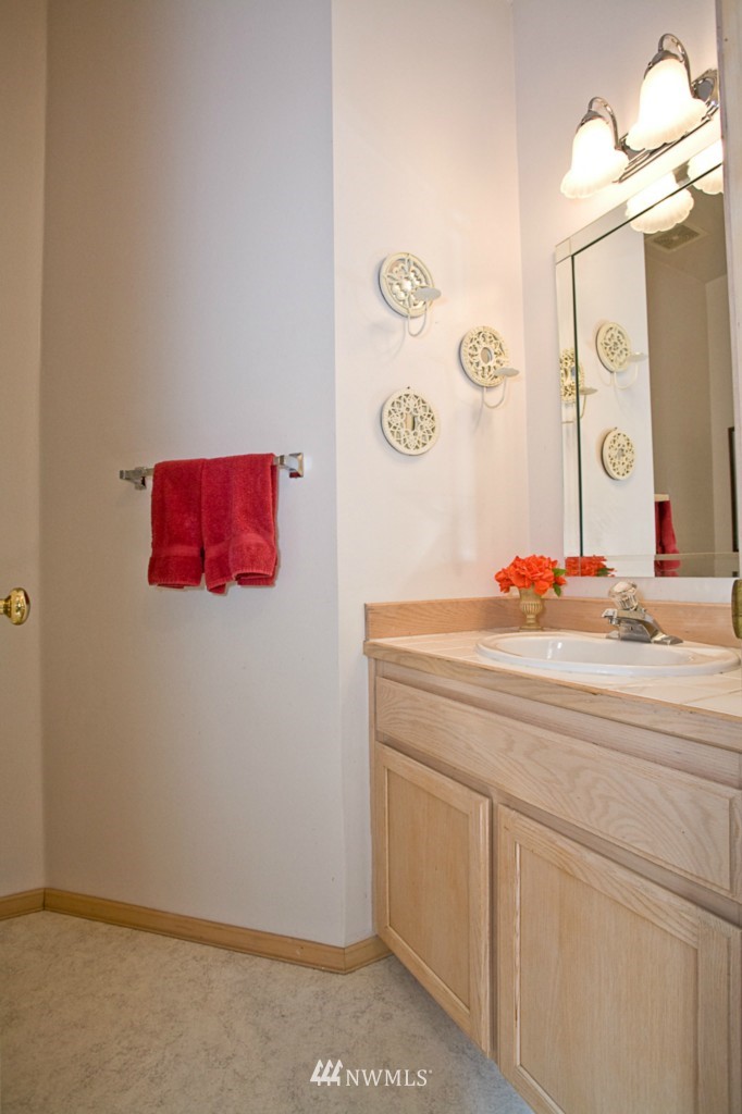 7224 208th Street Southwest, Unit 2 Edmonds, WA 98026 - Photo 6 of 16