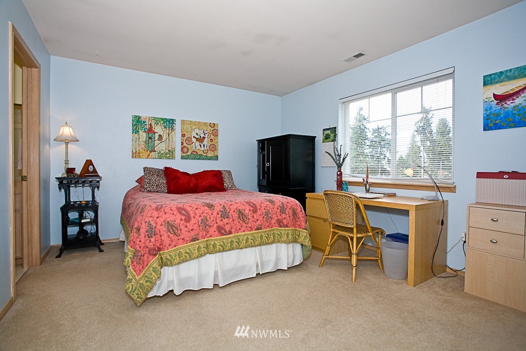 7224 208th Street Southwest, Unit 2 Edmonds, WA 98026 - Photo 7 of 16