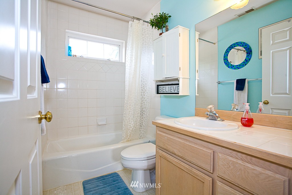 7224 208th Street Southwest, Unit 2 Edmonds, WA 98026 - Photo 10 of 16