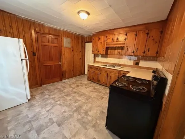 $1,200 | 4012 May Street, Winston-Salem, NC 27105