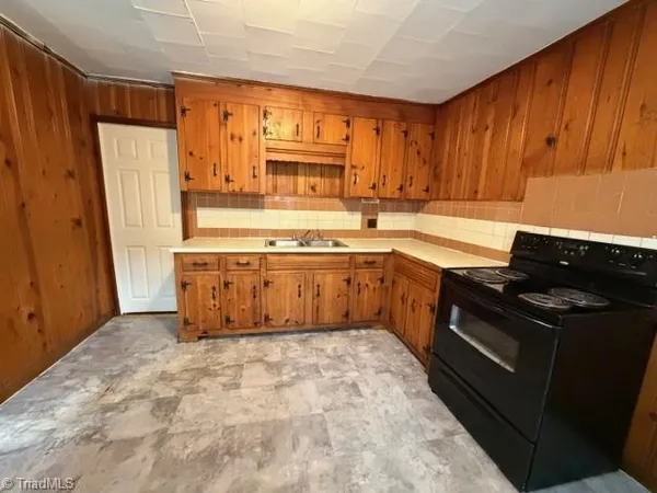 $1,200 | 4012 May Street, Winston-Salem, NC 27105