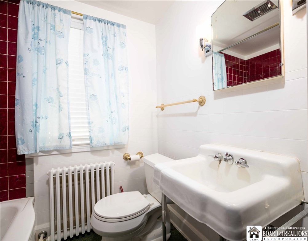 17 Lodi Street Hanover, NY 14062 - Photo 24 of 33 2nd floor full bathroom