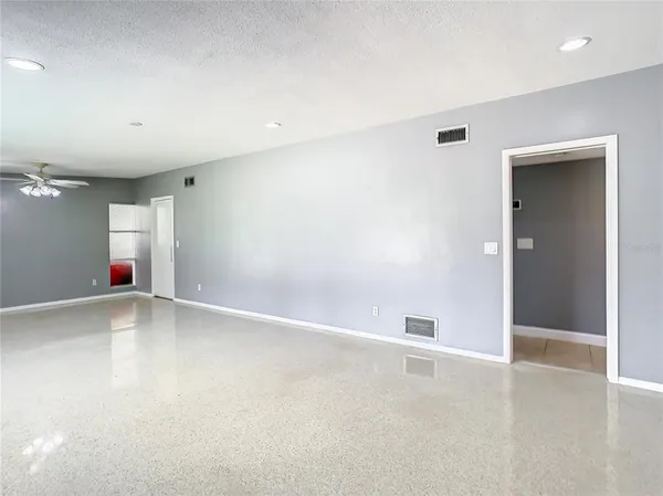 $3,150 | 9999 Lake Georgia Drive, Orlando, FL 32817