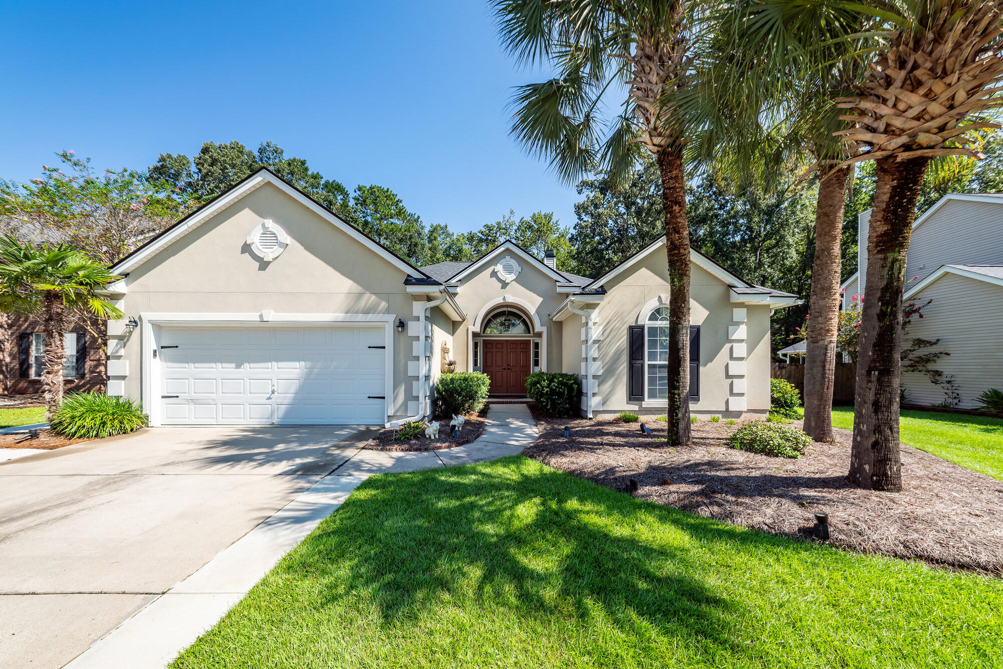 136 Oakbluff Road Summerville, SC 29485 - Photo 1 of 76 01