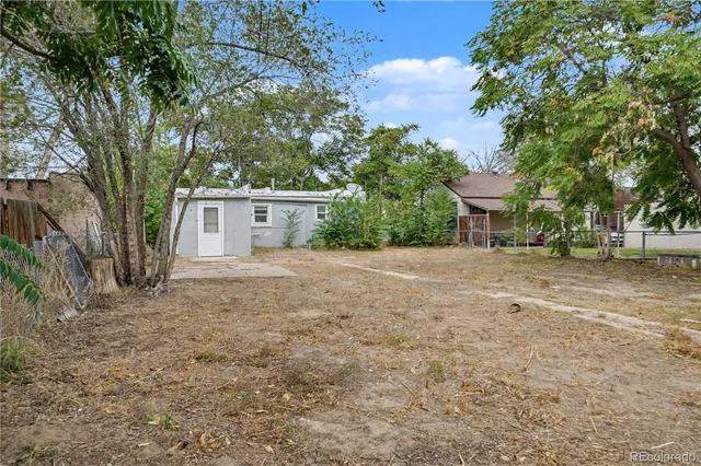 $945 | 1512 East 18th Street, Pueblo, CO 81001