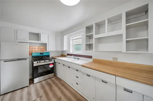 $945 | 1512 East 18th Street, Pueblo, CO 81001