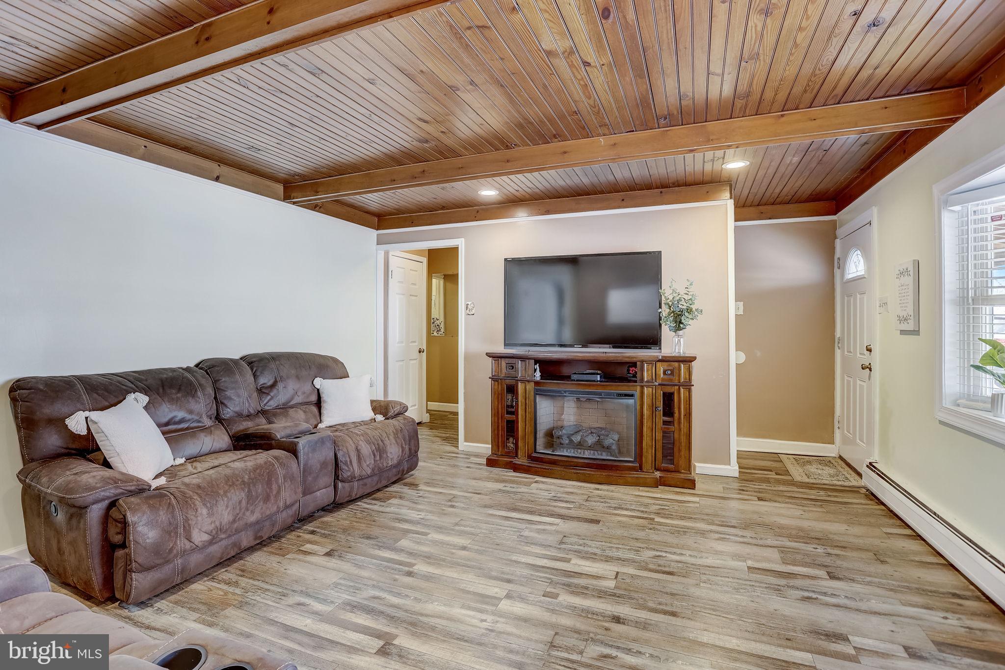 64 Indigo Road Levittown, PA 19057 - Photo 5 of 43 Gallery Image 5