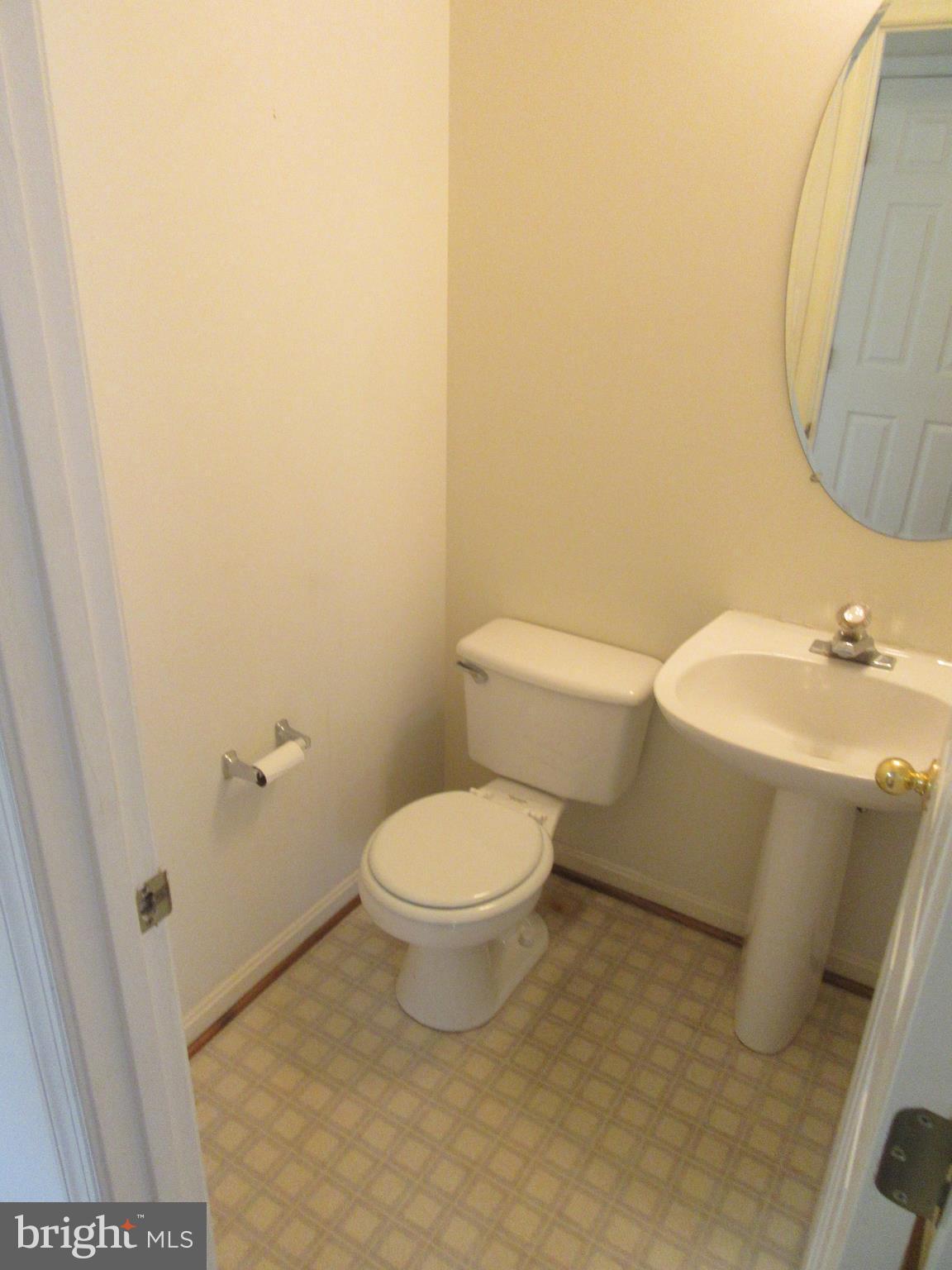 3108 Applegate Terrace Bowie, MD 20716 - Photo 5 of 27 Powder Room on Main Level