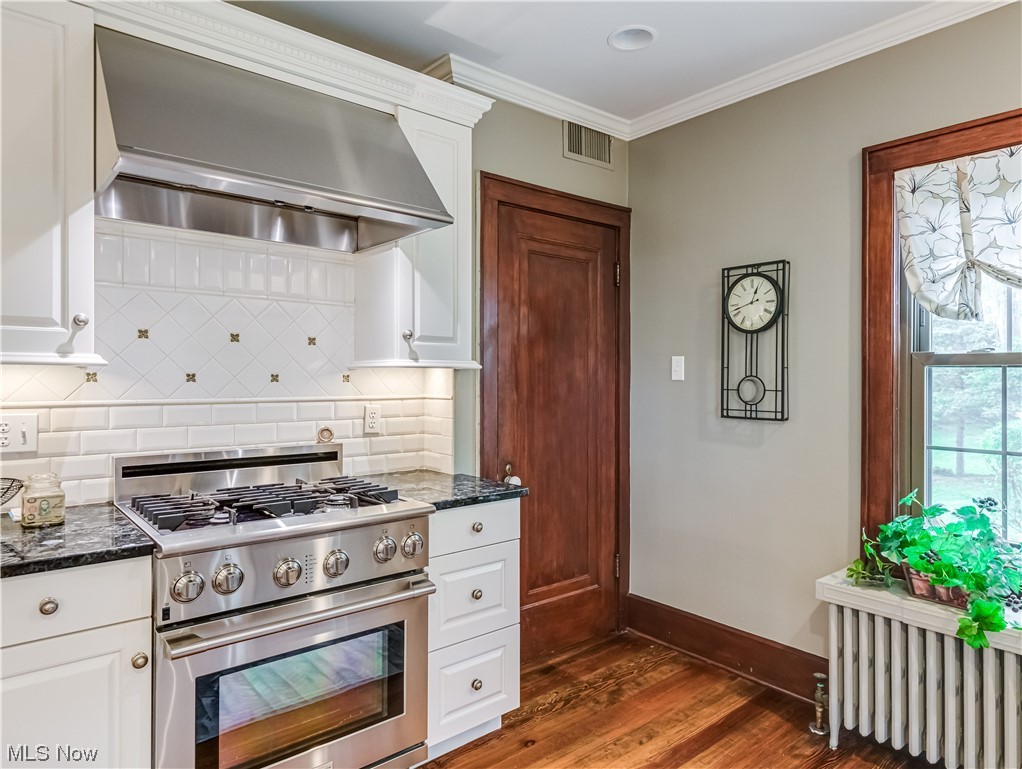 2906 Hastings Road Silver Lake, OH 44224 - Photo 11 of 32 Kitchen