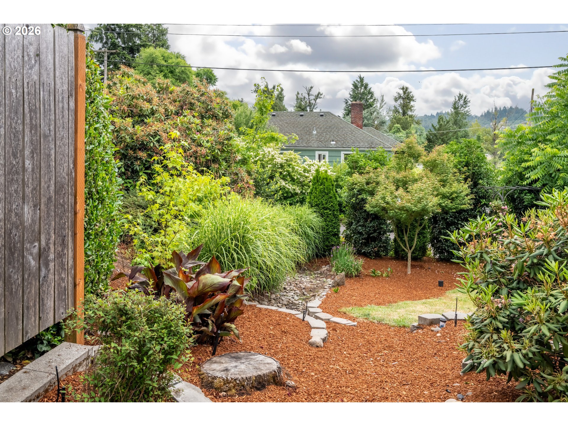 420 Riverview Boulevard Springfield, OR 97477 - Photo 23 of 28 a view of a backyard of the house