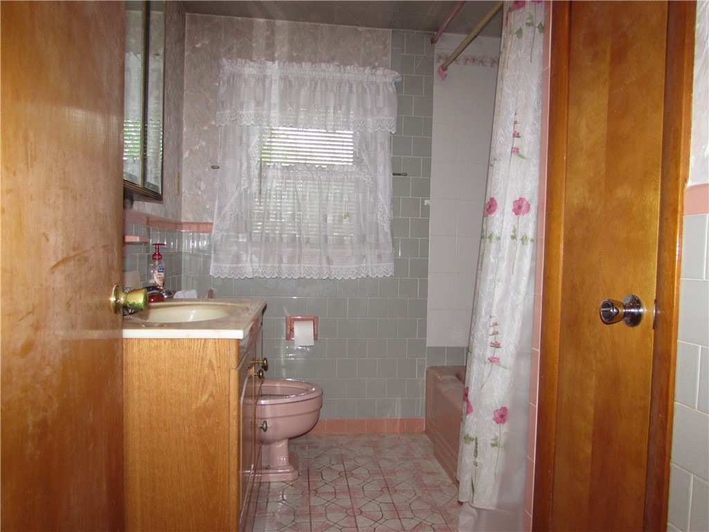 411 Old River Road Lincoln, RI 02838 - Photo 12 of 29 Gallery Image 12
