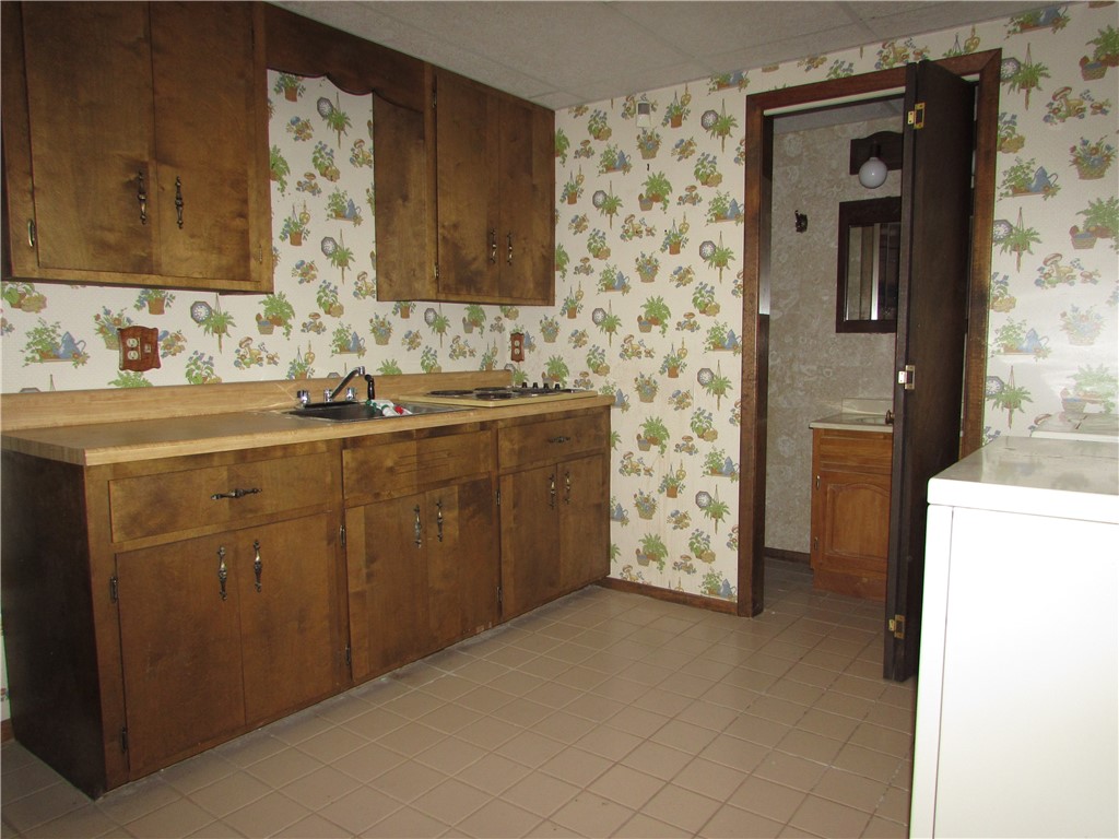 411 Old River Road Lincoln, RI 02838 - Photo 17 of 29 Gallery Image 17