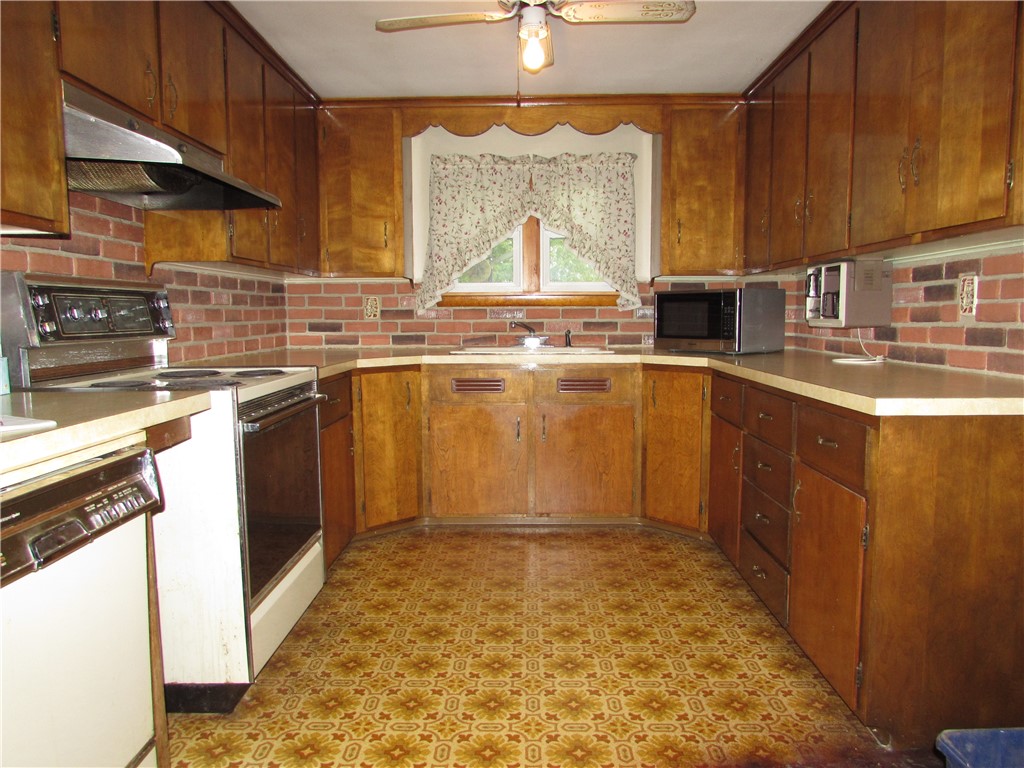 411 Old River Road Lincoln, RI 02838 - Photo 2 of 29 Gallery Image 2