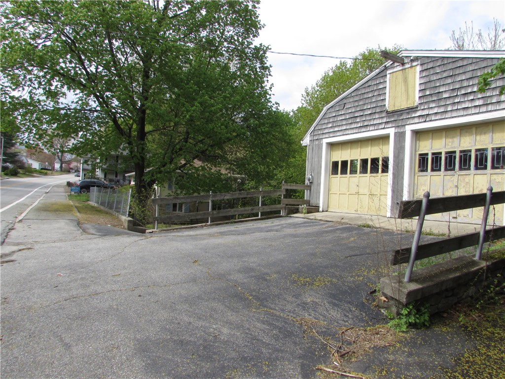 411 Old River Road Lincoln, RI 02838 - Photo 25 of 29 Gallery Image 25
